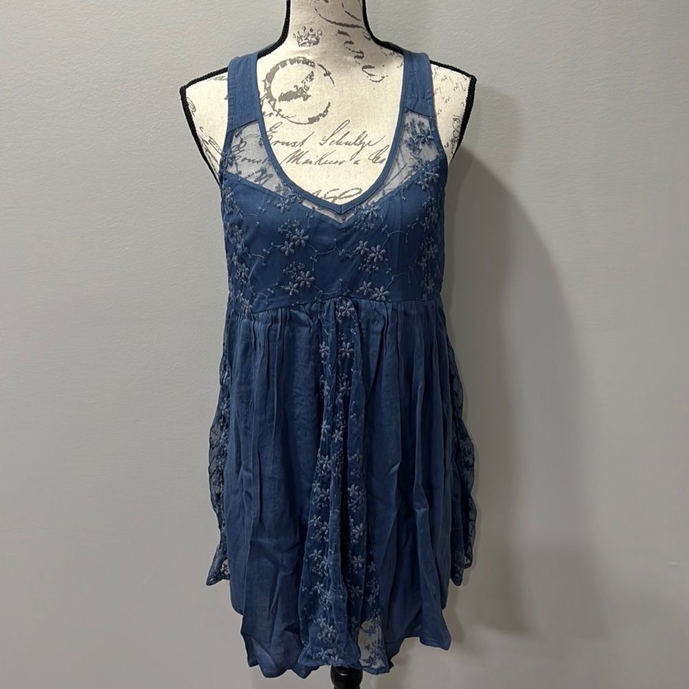 Abercrombie & Fitch Lace Shift Dress